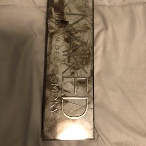 NEVER BEEN USED Smokey Naked Palette